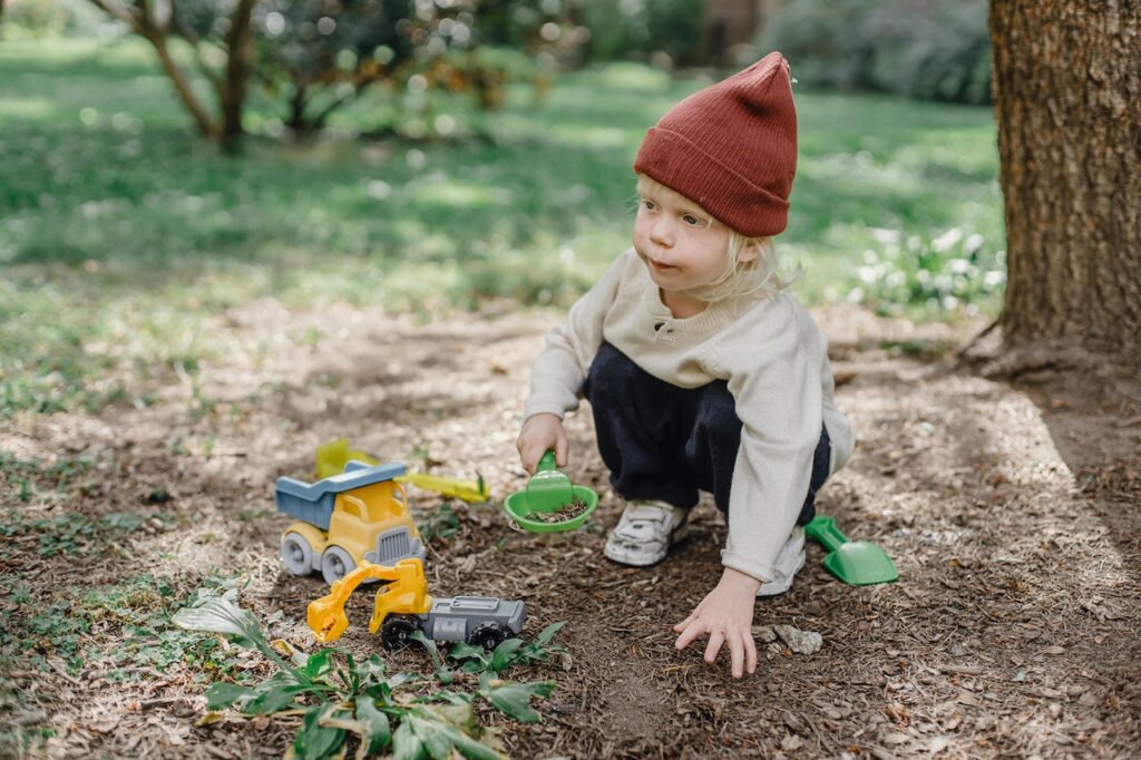 Backyard Exploration: Creating a Miniature Wildlife Sanctuary with Your Little Ones