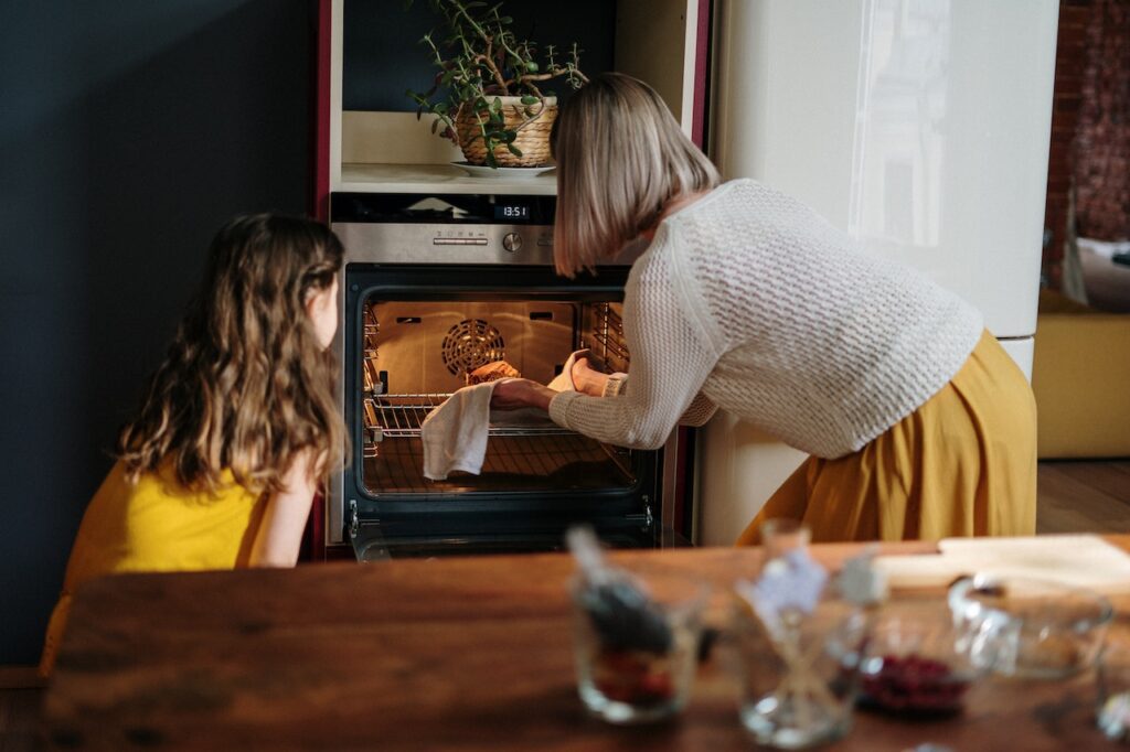 Family Bonding in the Kitchen: 7 Simple Recipes to Cook Together